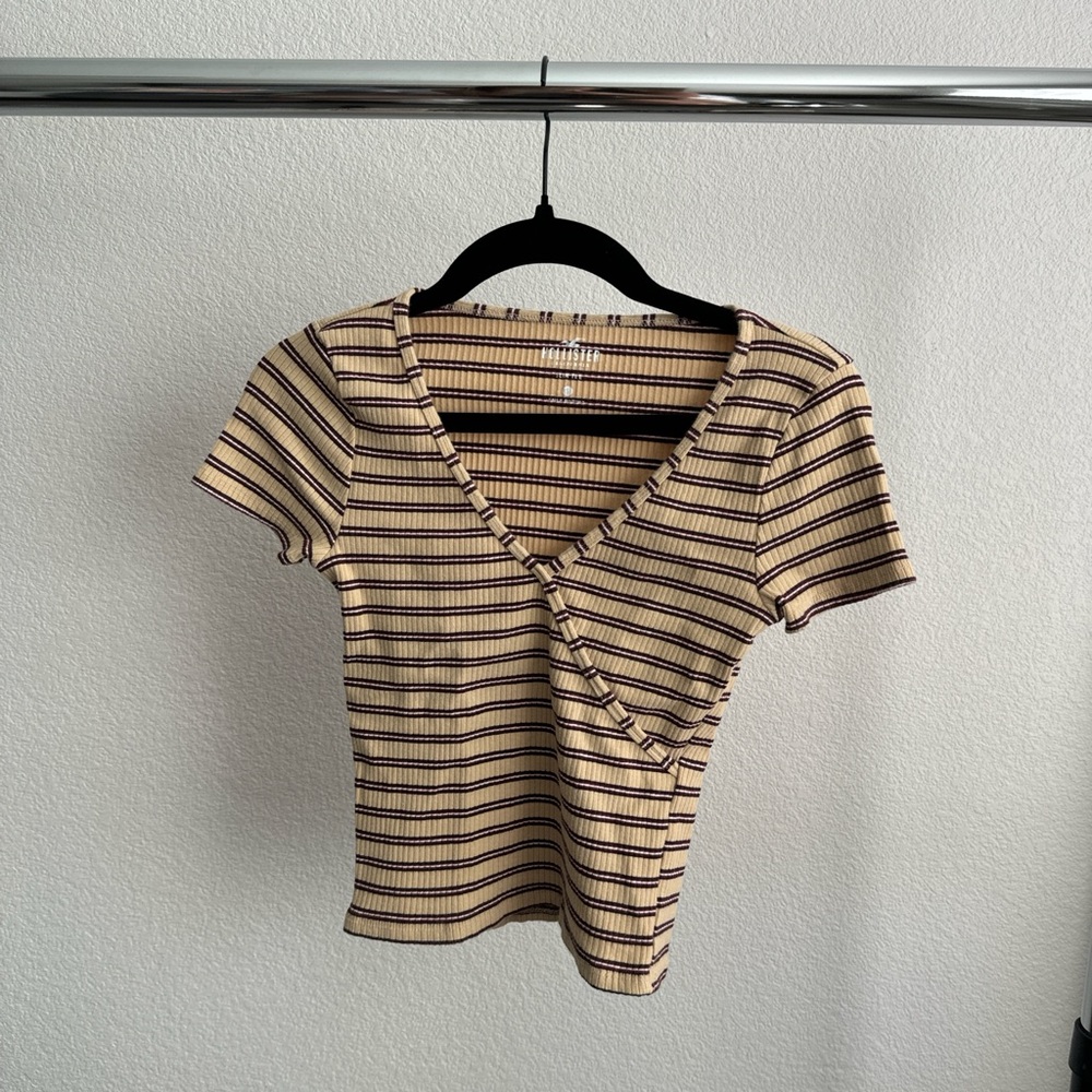 Hollister Red and Tan Fitted Ribbed T-Shirt